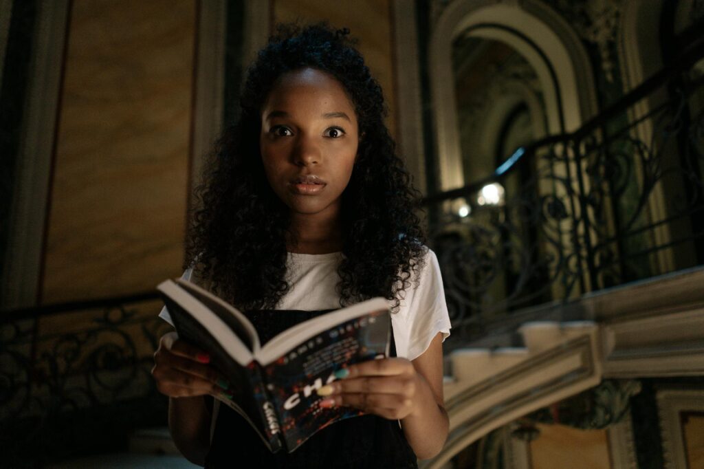mystery novel reading guide